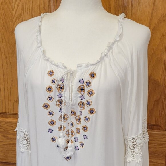 Democracy Embroidered Ivory Gauzy Bohemian Peasant Top with Bell Sleeves Sz L - Picture 6 of 14